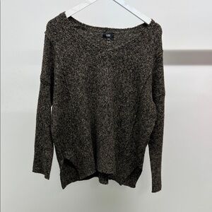 Line V-Neck Sweater